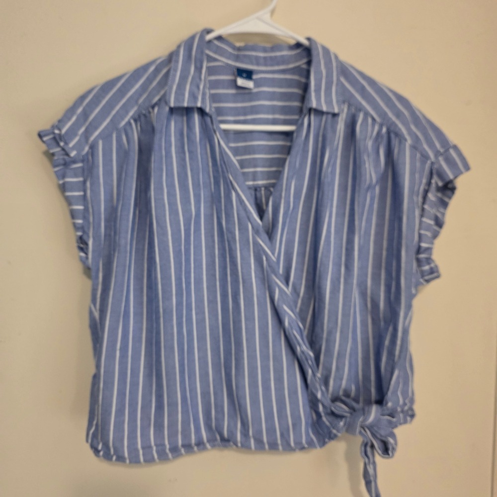 Old Navy Womens Wrap Top Size Medium Blue White Striped Coastal Summer Tie Front